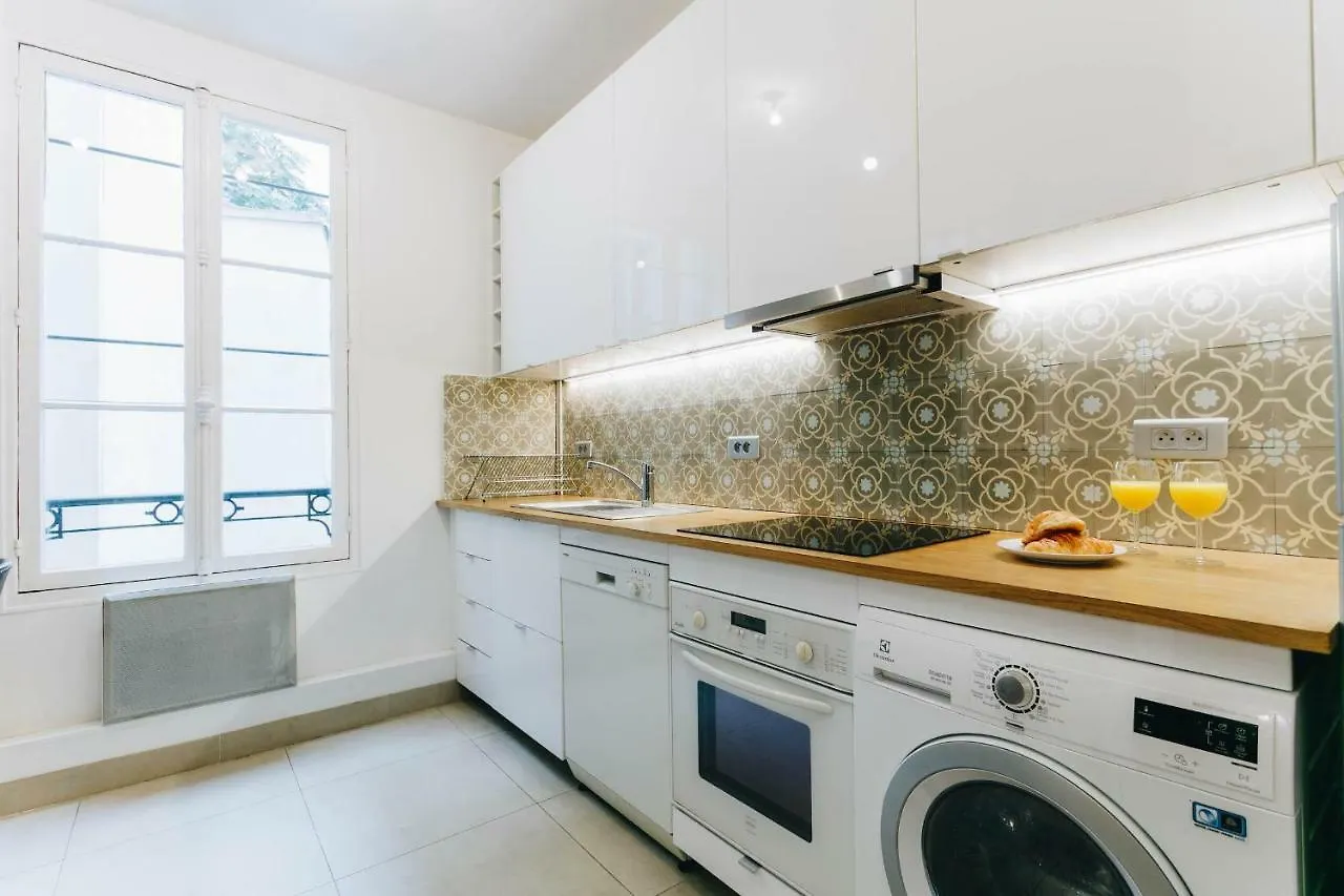 Private Apartment - Eiffel Tower - Ecole Militaire  Parigi