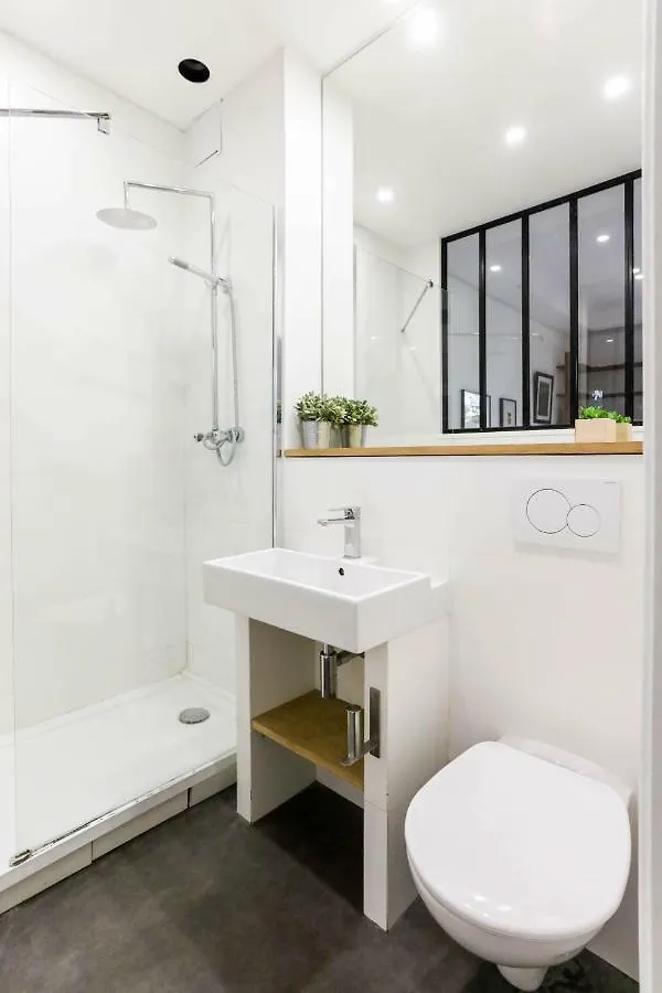 Private Apartment - Eiffel Tower - Ecole Militaire