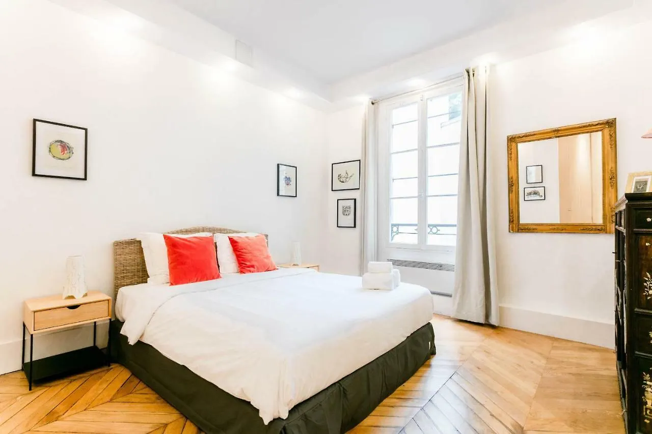 Private Apartment - Eiffel Tower - Ecole Militaire