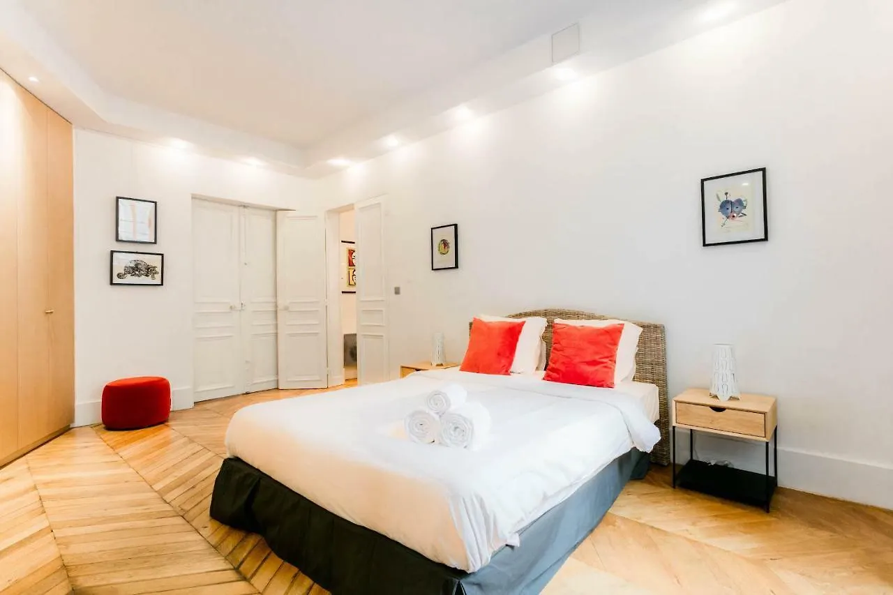 Private Apartment - Eiffel Tower - Ecole Militaire Parigi
